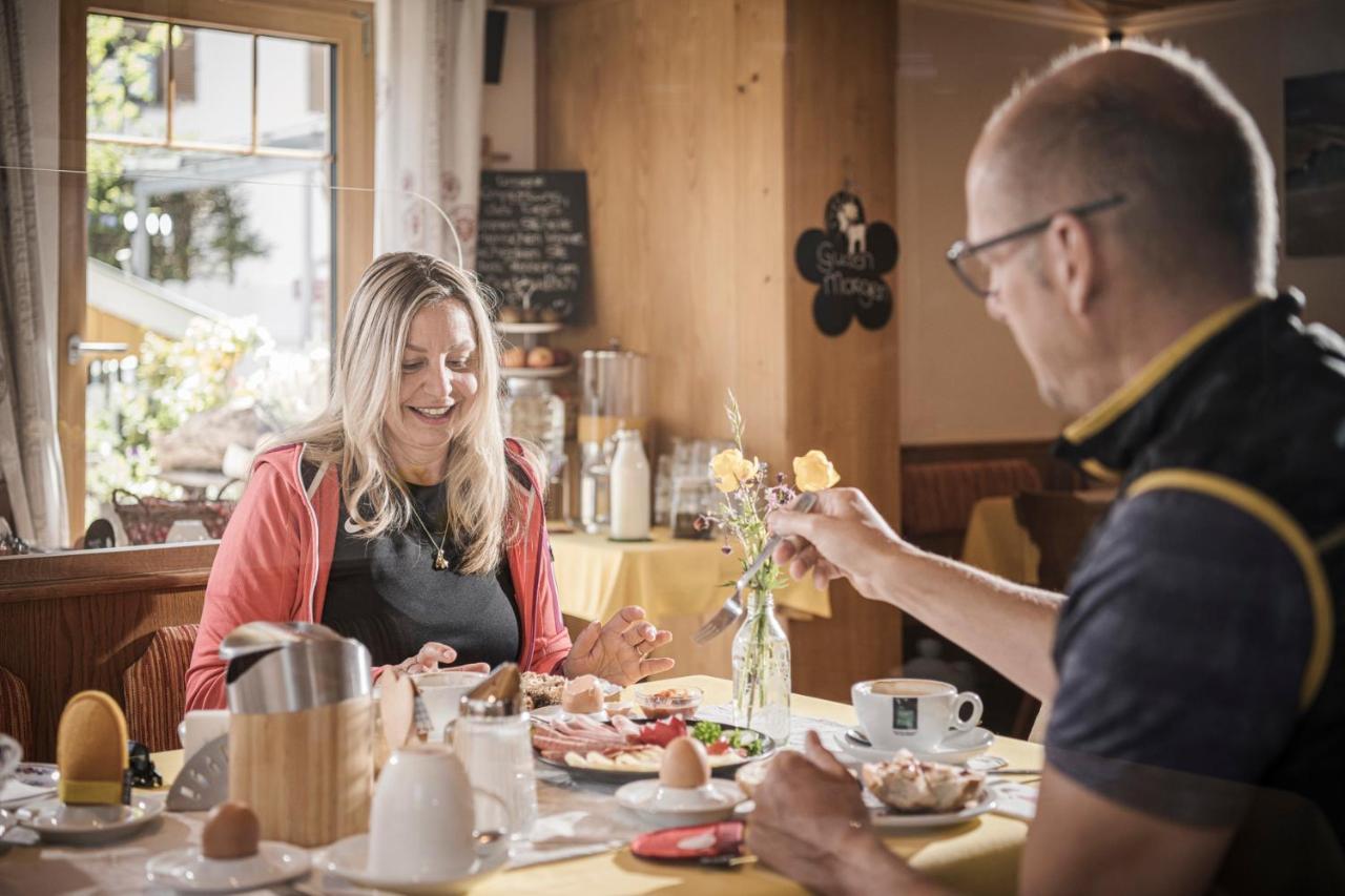 Café Pension Koller Brixen im Thale Exterior foto
