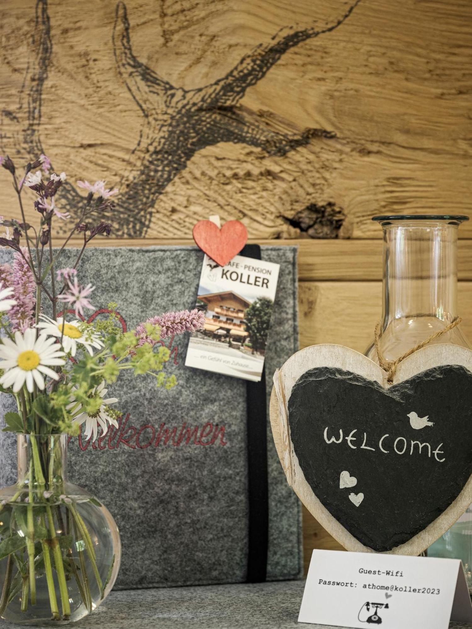 Café Pension Koller Brixen im Thale Exterior foto
